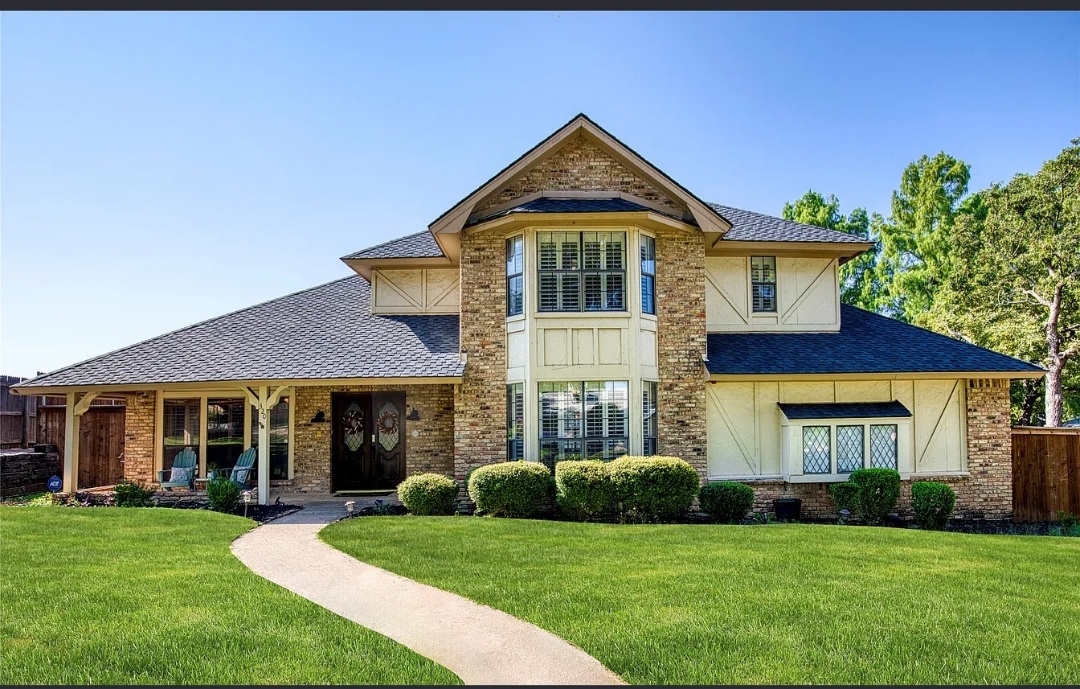 LUXURIOUS PROPERTIES